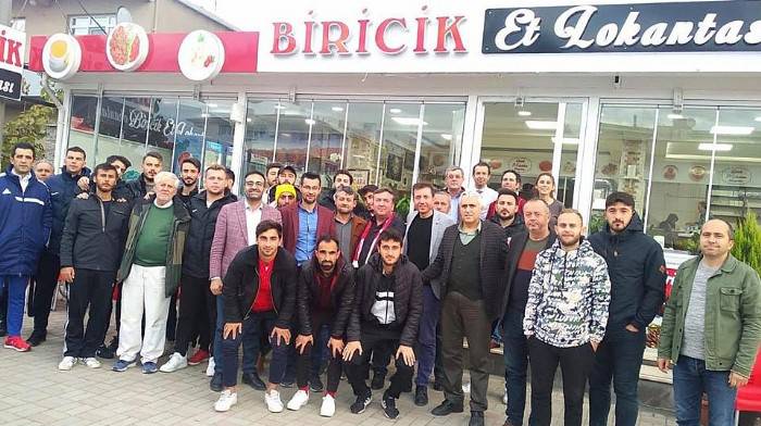 TANUR, ADASPOR FUTBOLCULARINA YEMEK VERDİ