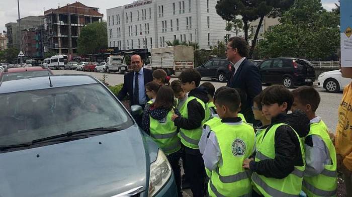 Biga’da Trafik Haftası’nda ‘öncelik yayanın’ Etkinliği