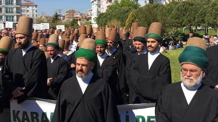 Çanakkale'de 'Cepheye Sema Mevlevi Alayı Yürüyüşü