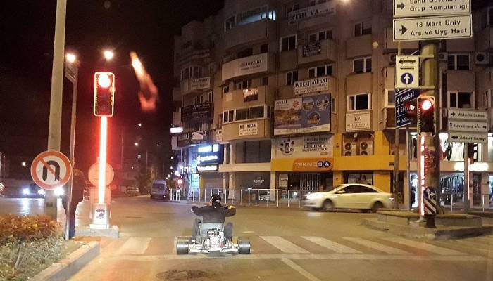 Go-kart aracıyla trafiğe çıktı, patinaj yaparak sürücüleri korkuttu