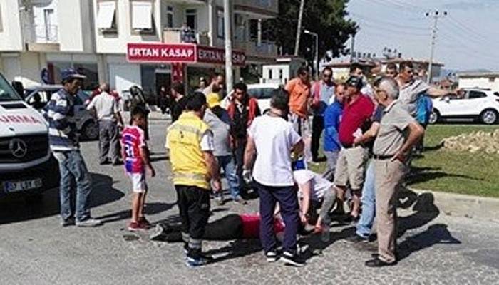  Manavgat’ta otomobil ile motosiklete çarptı: 2 yaralı