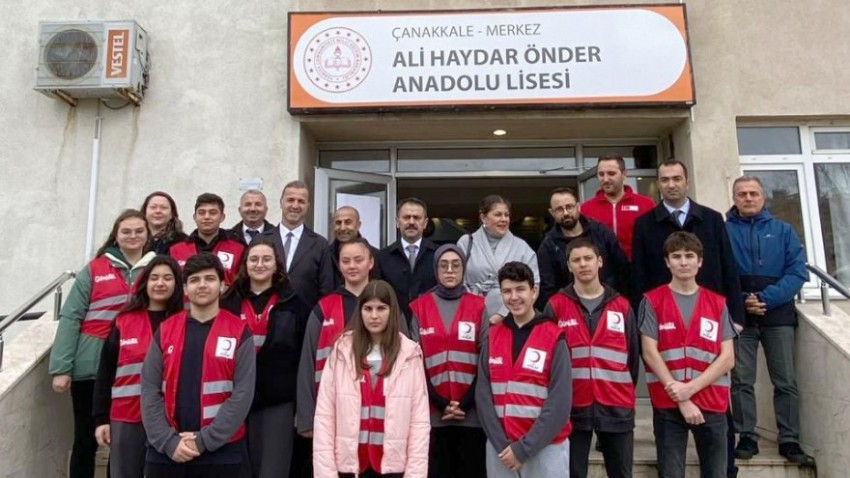 Lise Öğrencileri Kan Bağışı Kampanyası Düzenledi