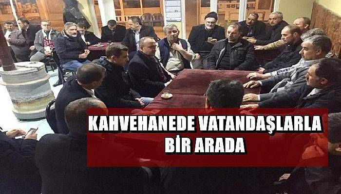 Kahvehanede Vatandaşlarla Bir Arada