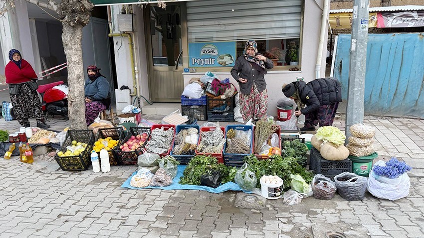 Bayramiç’te 100 Yıllık pazar kaldırılıyor, pazarcılar karara tepkili