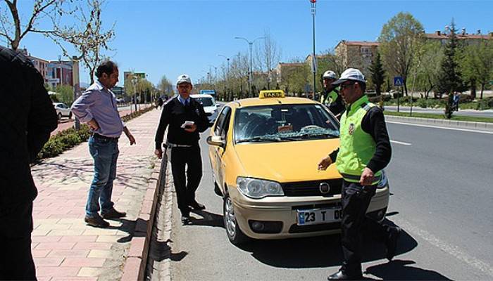  TEOG sonrası 2 aracın çarptığı öğrenci ağır yaralandı