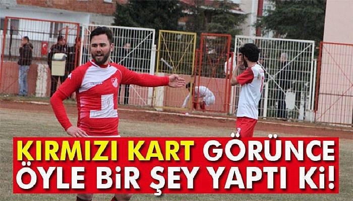 Kırmızı kart görünce öyle bir şey yaptı ki!