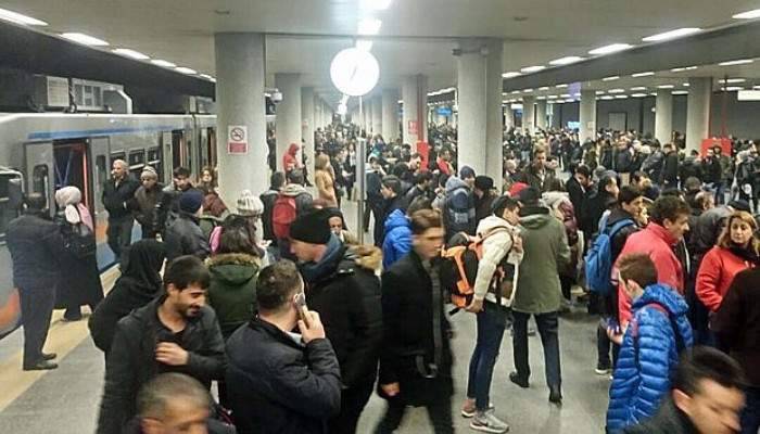  İstanbullulara mesai bitiminde metro şoku