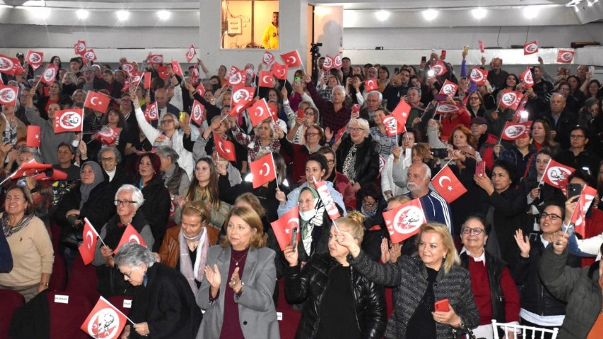 Gelibolu’da “Zamansız Kadınlar” tiyatral konferansı ilgi gördü