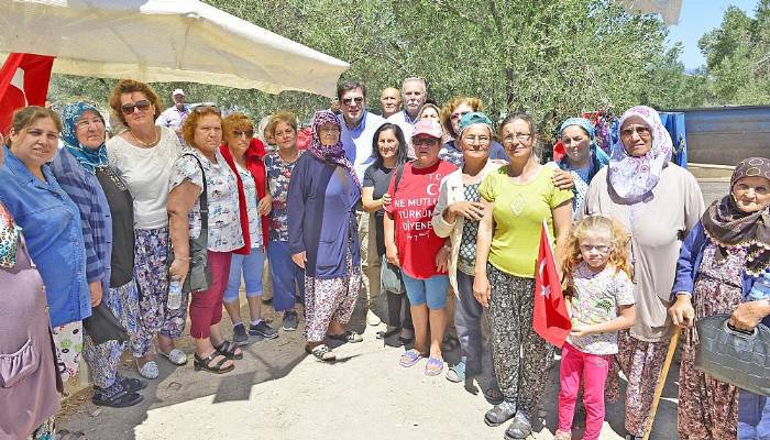 Gülpınar'daki zeytin nöbetine destek geldi