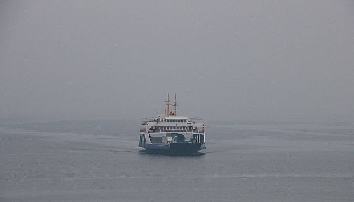 Çanakkale Boğazı, sis nedeniyle transit gemi geçişlerine kapatıldı