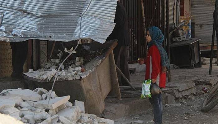  Rejim uçakları idlib'de evleri bombaladı: 1 ölü