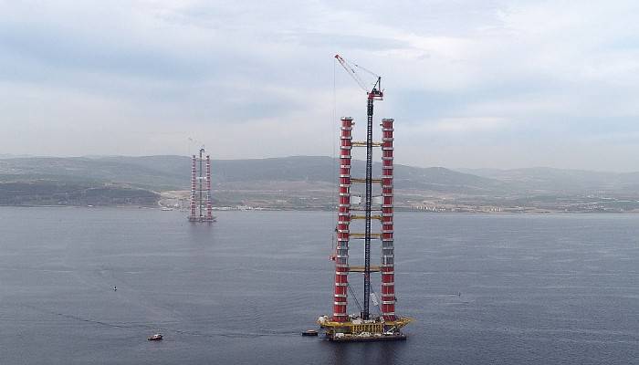 1915 Çanakkale Köprüsü kulelerinde 207 metre aşıldı