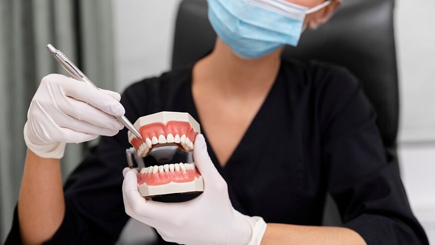 Overbite Nedir? Overbite Tedavisi Nasıl Olur?