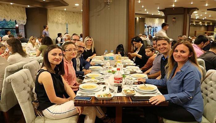 Gazeteciler iftarda bir araya geldi