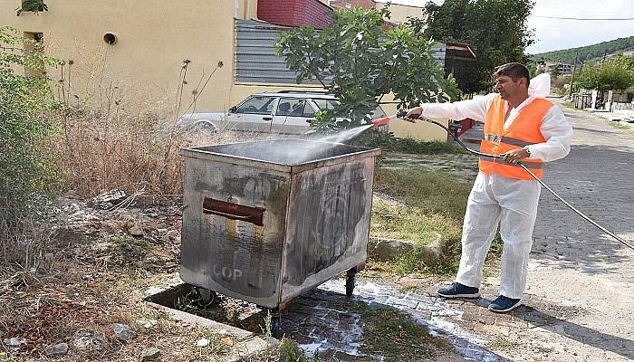 Çan'da çöp konteynerleri dezenfekte edilip, ilaçlandı