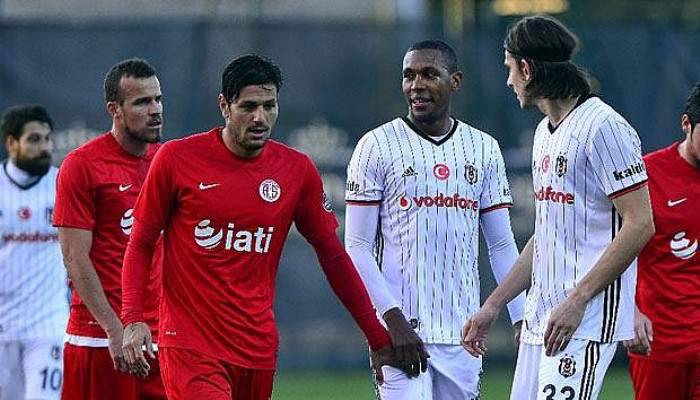  Beşiktaş Antalyaspor’a boyun eğdi