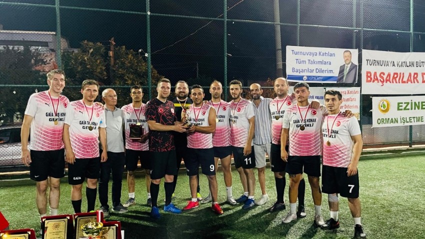 Kurumlar Arası Halı Saha Futbol Turnuvası Şampiyonu Çavuşköy Spor Oldu