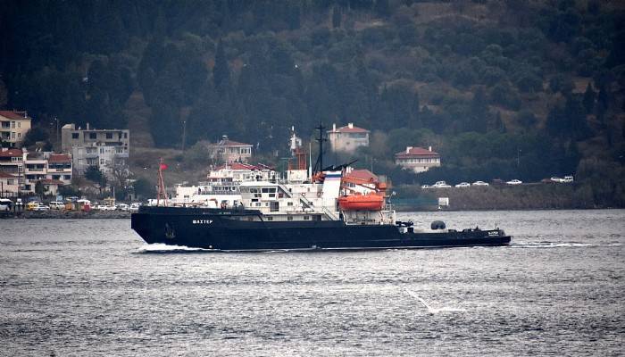 Rus askeri römorkörü, Çanakkale Boğazı’ndan geçti