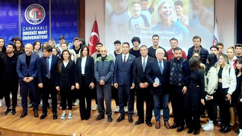 “Beden ve Ruh Sağlığına İlk Dokunuş Yeni Yüzyılda Beden Eğitimi Öğretmeninin Önemi” Paneli Gerçekleştirildi