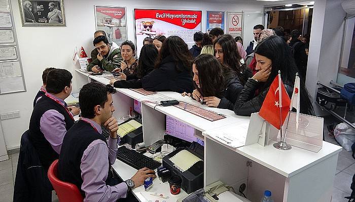 Çanakkale'de otobüs yazhanelerinde koronavirüs tatili yoğunluğu