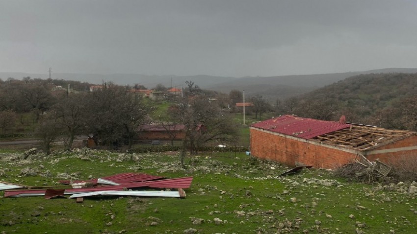  Ayvacık’ta Fırtına Yıkım Yarattı