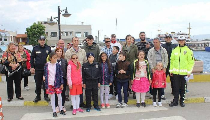 Görme engelli öğrencilerle, 'Öncelik Hayatın, Öncelik Yayanın' uygulaması