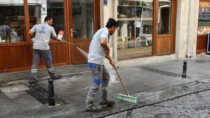 Çarşı Bölgesi'nde Her Çarşamba Detaylı Temizlik Yapılıyor