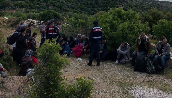 Çanakkale'de 22 kaçak, 3 organizatör yakalandı