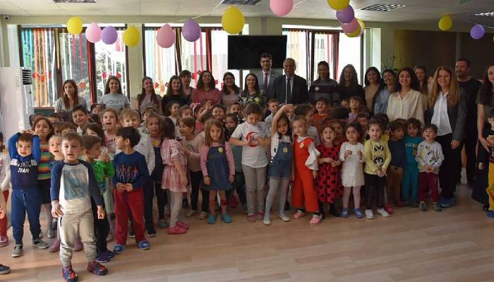 Atam Kreş'in minikleri, 23 Nisan coşkusunu yaşadı