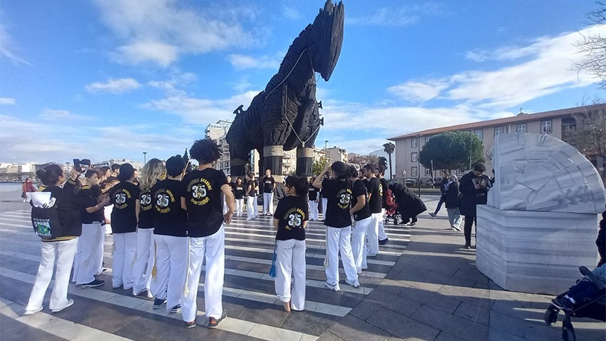 Capoeira gösterisi büyüledi