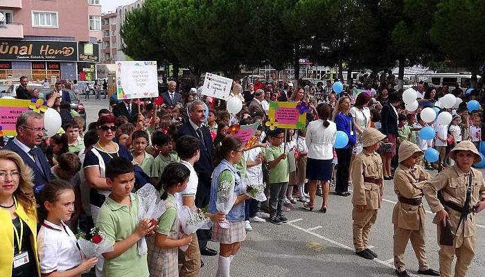 72 bin 221 öğrenci ders başı yaptı