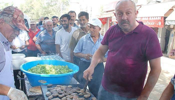 Emekli oldu, 120 kilo köfte pişirip dağıttı