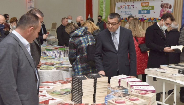 Çan’da kitap fuarı açıldı