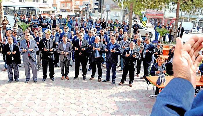 Belediye beş ayrı noktada Aşure dağıttı