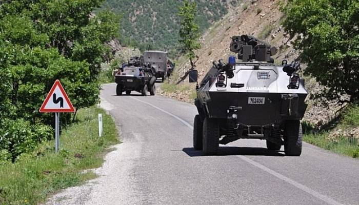  Kars'ta askeri araç devrildi: 6 yaralı