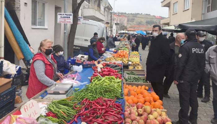 Kaymakam Mustafa Çiftçiler Halk Pazarı Esnafını Ziyaret Etti