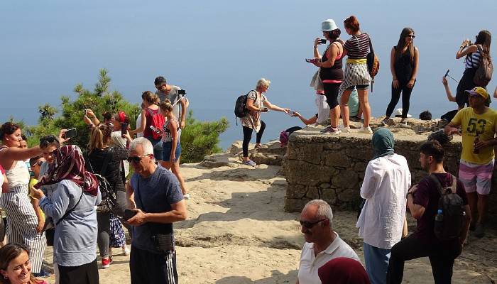 Zeus Altarı'nda tehlikeli fotoğraf çekimi 