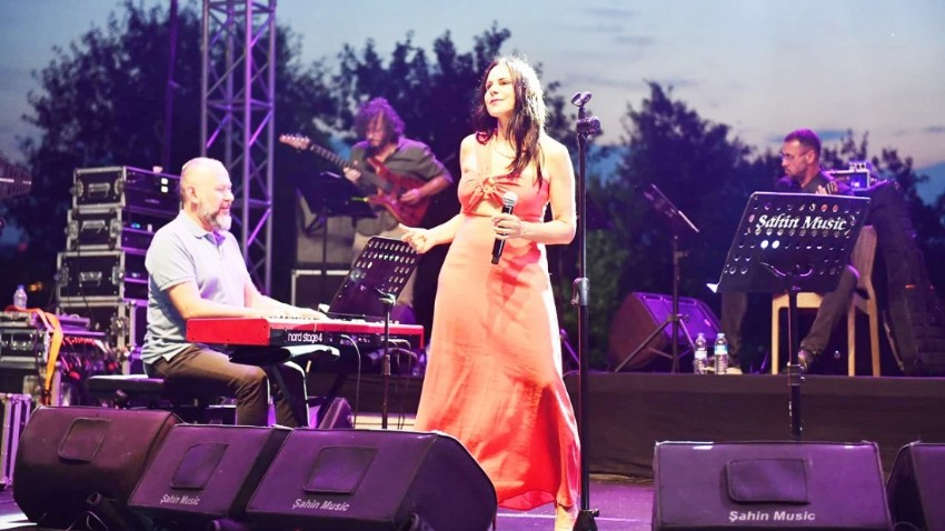 Çanakkale’de Caz Geceleri Şenay Lambaoğlu'nun Performansıyla Sona Erdi