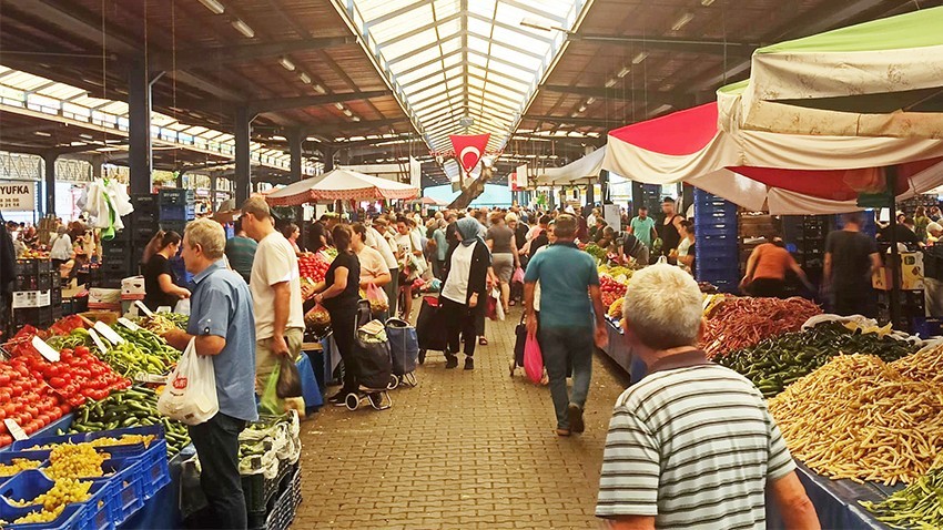 Cuma Pazarı’ndaki fiyatlar aynı kaldı 