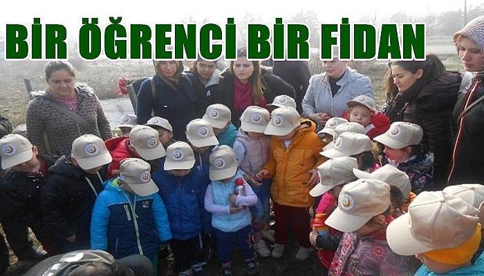 Bir Öğrenci Bir Fidan