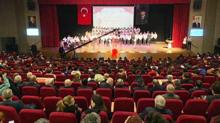 Çanakkale'deki Etkinliklerde İstiklal Marşı'nın Kabulü ve Mehmet Akif Ersoy Anıldı