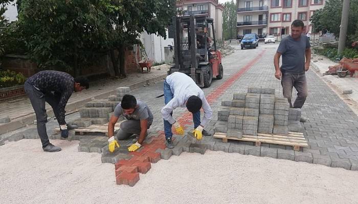 Sakarya Mahallesinde Parke Taş Yol Yapım Çalışmaları Devam Ediyor