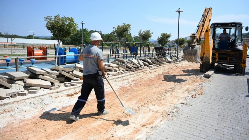 Biga Belediyesi'nden Hamdibey Mahallesi'nde Yol Genişletme Çalışmaları