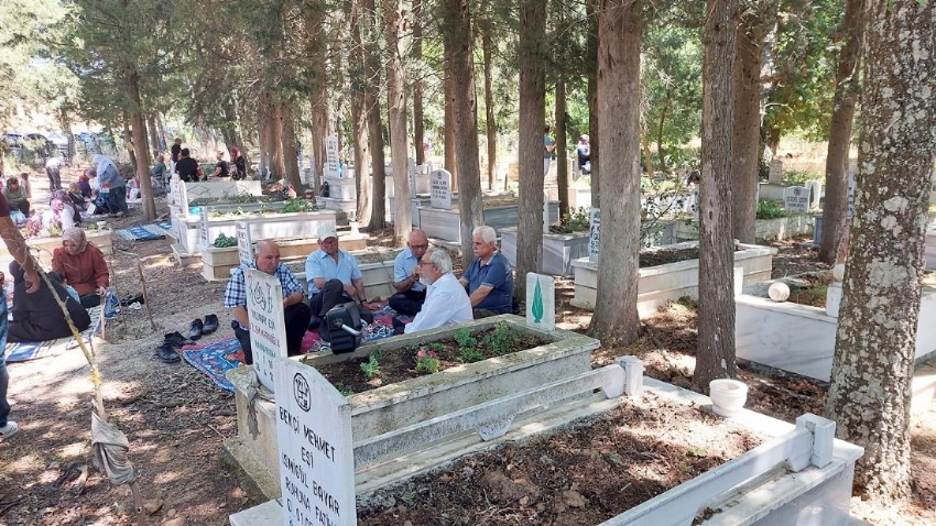 Tongurlu Köyü’nde 500 Yıllık Geleneğin İzinde: Mezarlık Sütlü Çorba Hayrı