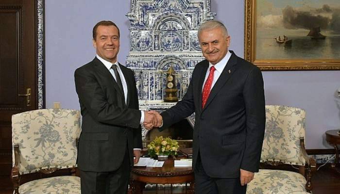 Başbakan Yıldırım’dan Rusya Başbakanı Medvedev’e tebrik mesajı