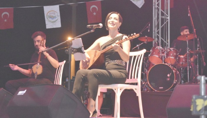 Gökçeada yaz konserlerinde Özlem Özdil rüzgârı esti