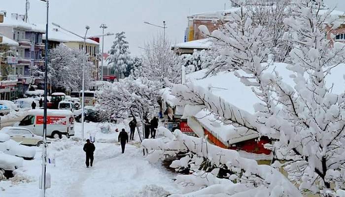  Yenice’de kar 1 metreye ulaştı