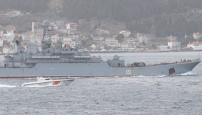 Rus savaş gemisi Azov, Çanakkale Boğazı’ndan geçti