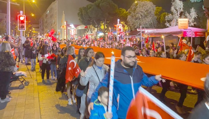 Çanakkale’de Fener Alayı Coşkusu