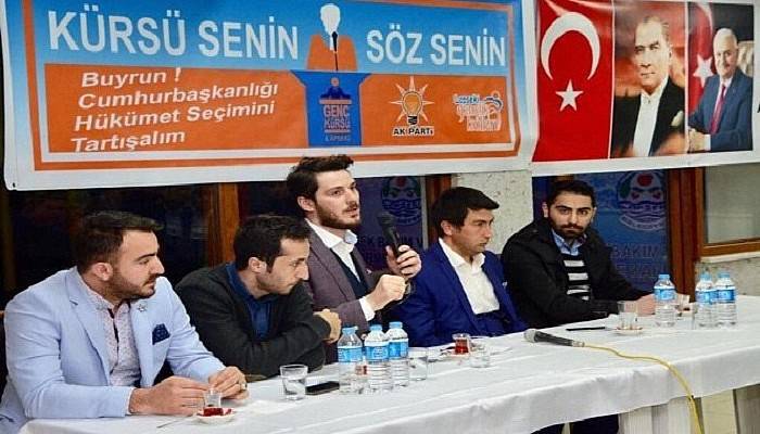 Lapseki’de gençler Cumhurbaşkanlığı Sistemini tartıştı